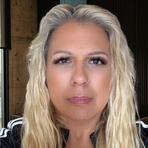 Meet your Posher, Reginna